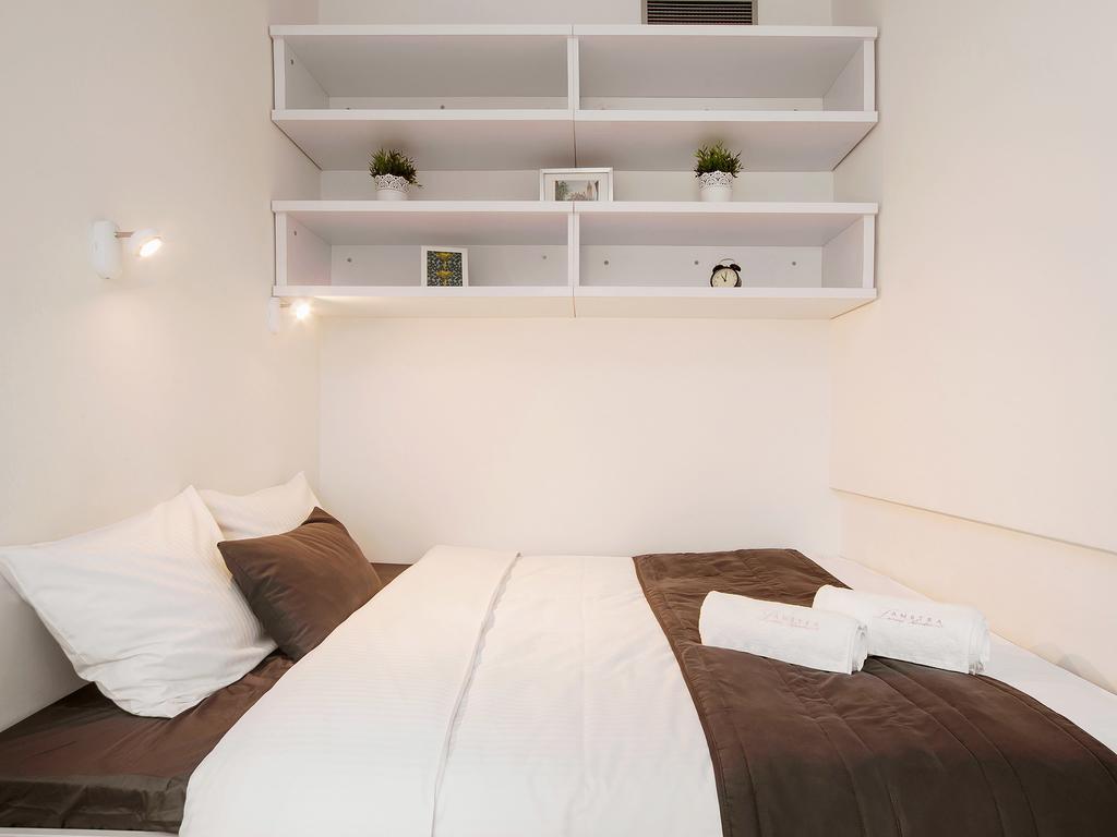 Wawel Luxury Apartments By Amstra Cracovia Esterno foto